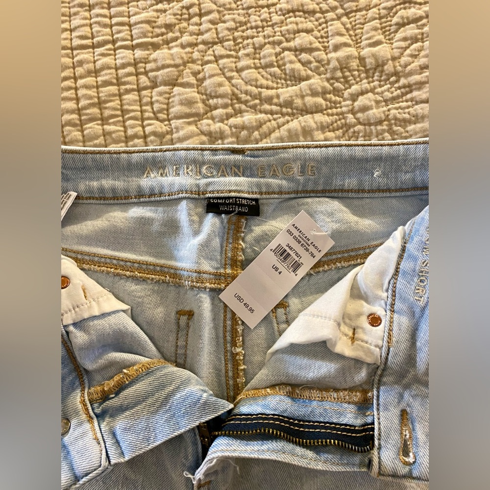 American Eagle Distressed Jean Short BNWT - Picture 7 of 8